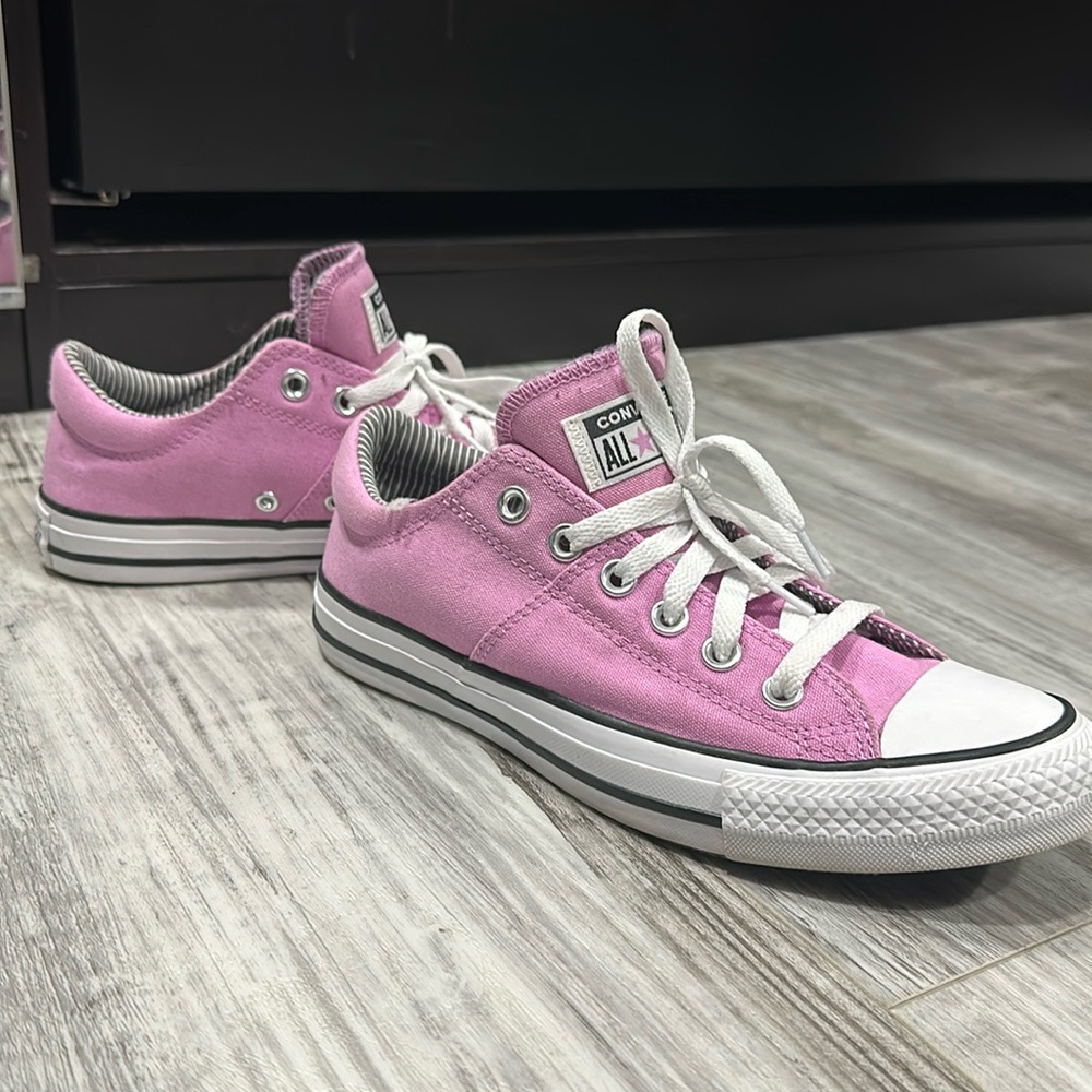Converse Women’s Sneakers -Pink